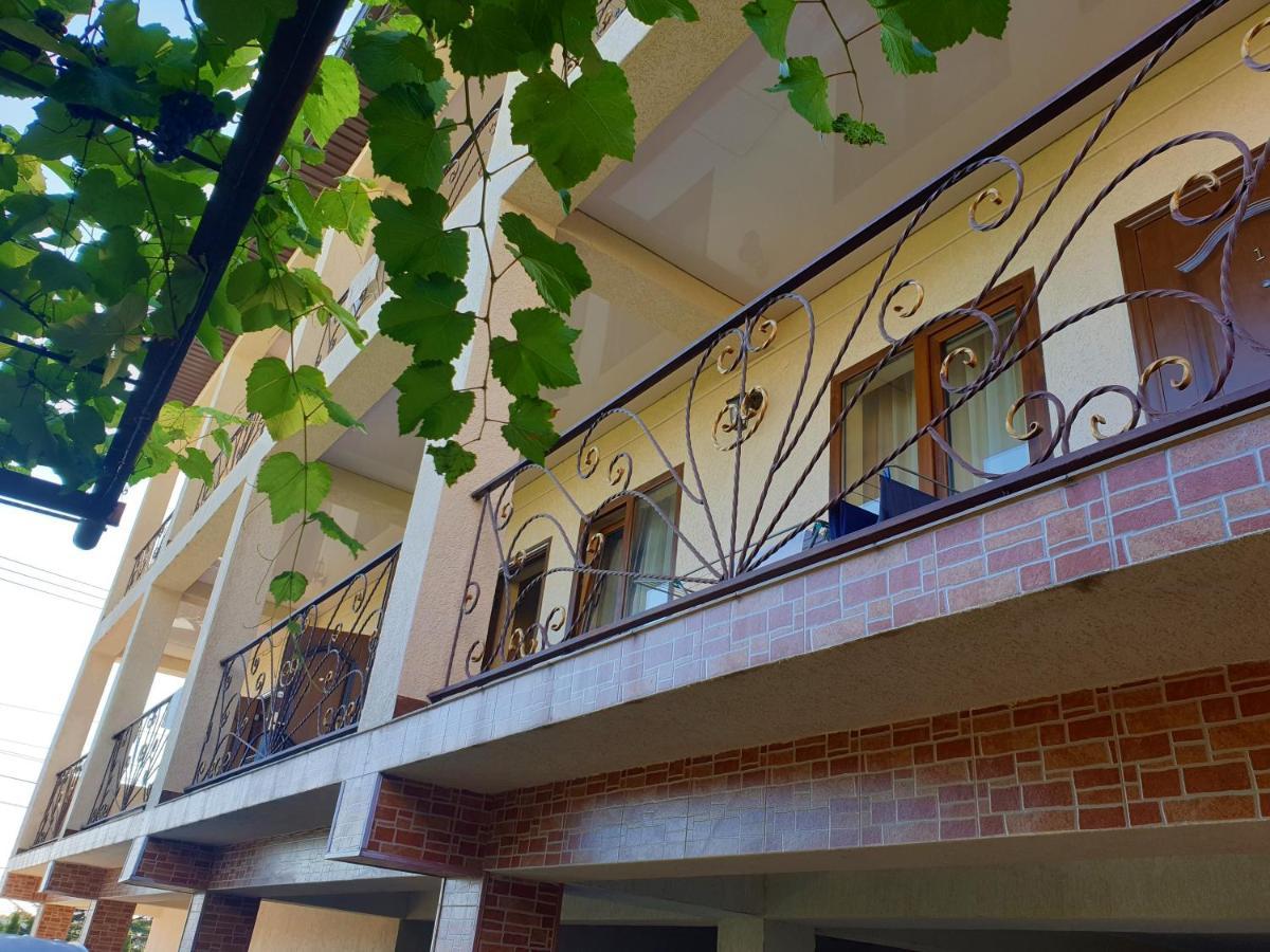 Guest House Lykhny Gagra Ngoại thất bức ảnh
